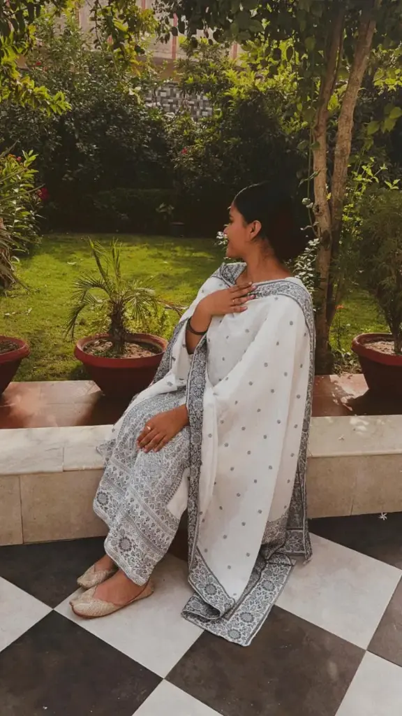 PAKISTANI SUIT